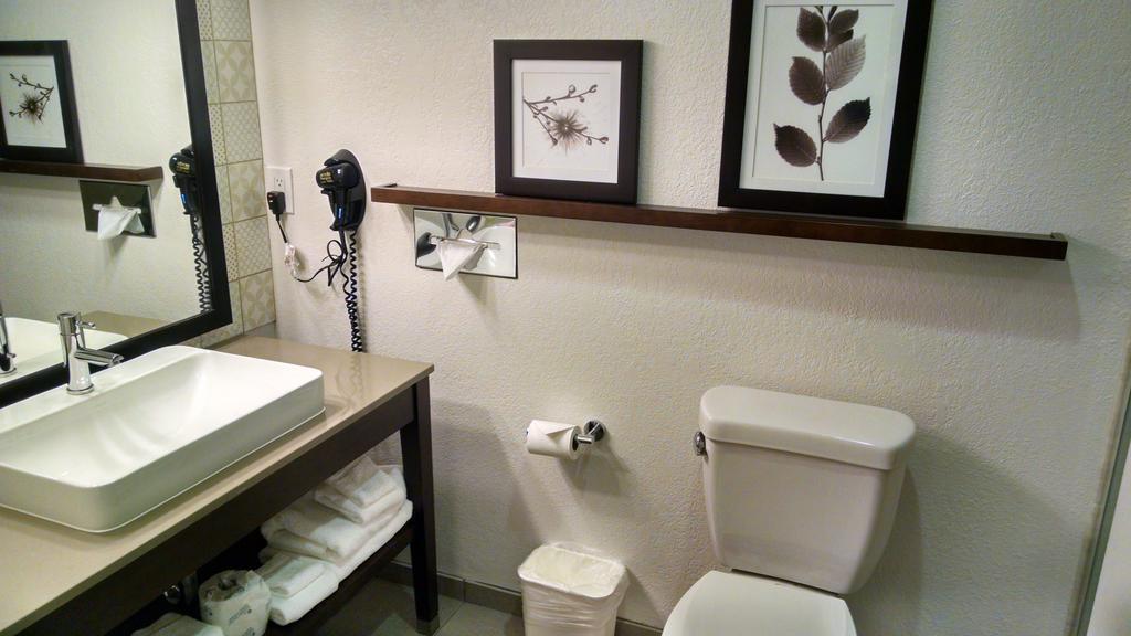 Country Inn & Suites By Radisson, Chippewa Falls, Wi Quarto foto